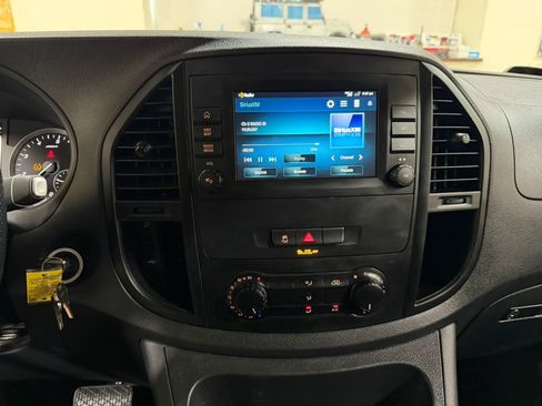 Used 2021 Mercedes-Benz Metris image 45