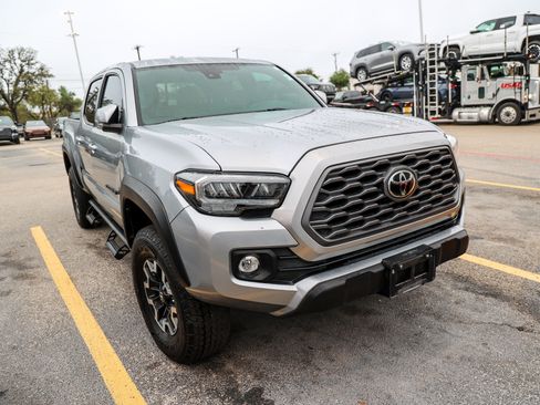 Used 2021 Toyota Tacoma TRD Off-Road w/ Technology Package image 6