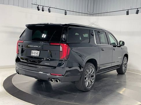 Used 2026 GMC Yukon XL Denali Ultimate AWD/4WD image 11