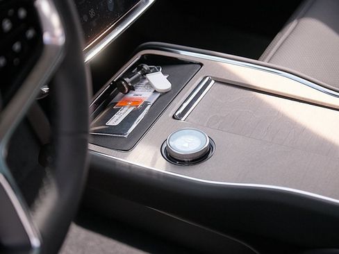 New 2025 Volvo EX90 Ultra image 16