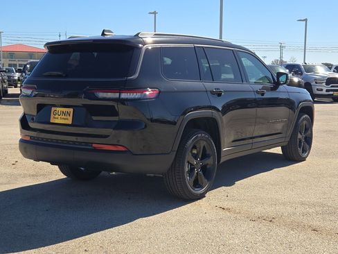 New 2026 Jeep Grand Cherokee L Limited w/ Limited Altitude Package image 3