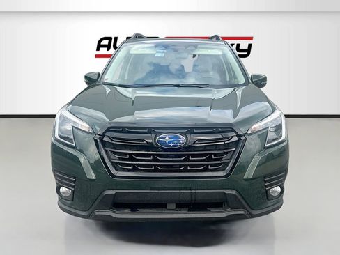 Used 2024 Subaru Forester Limited AWD/4WD image 2