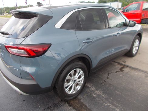 Used 2023 Ford Escape Active AWD/4WD image 3