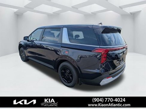 New 2026 Kia Carnival LXS FWD image 5