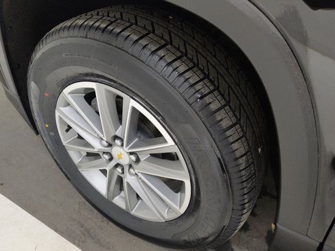 Used 2023 Chevrolet Traverse LT image 31