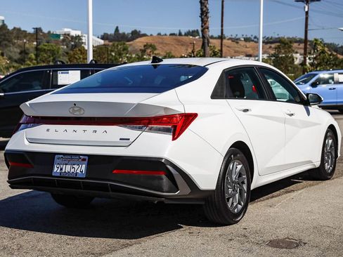 Used 2026 Hyundai Elantra Hybrid FWD image 6