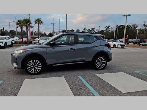 Used 2024 Nissan Kicks SR image 25