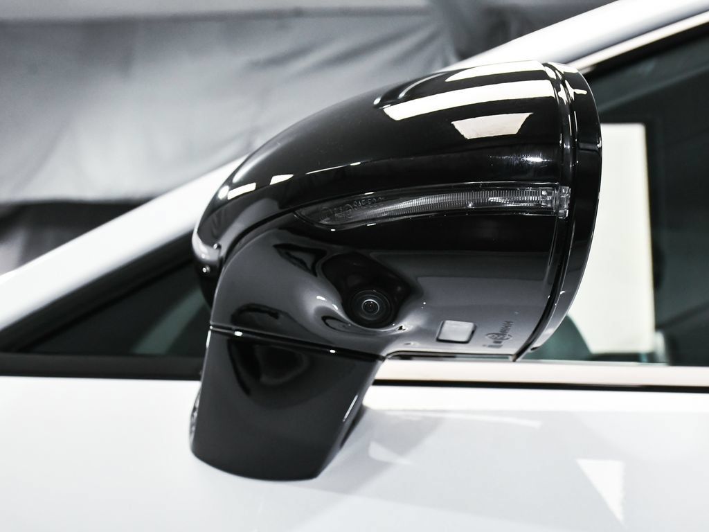 Used 2025 Porsche Panamera 4 E-Hybrid AWD/4WD image 81
