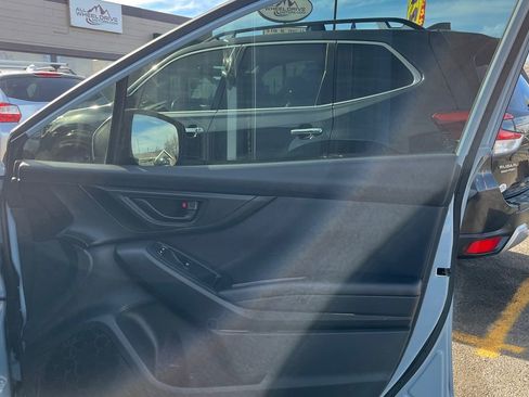 Used 2021 Subaru Crosstrek 2.0i Premium w/ Moonroof Package image 11