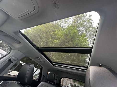 Used 2022 Ford Explorer Limited w/ Equipment Group 301A image 19