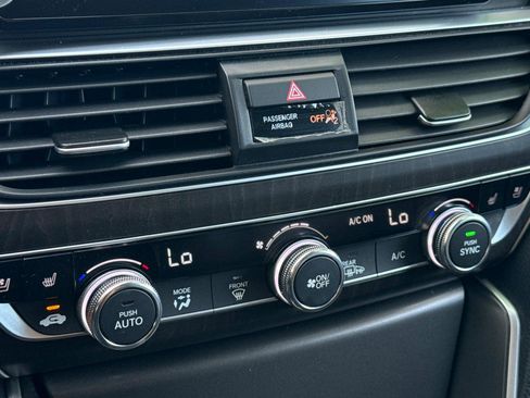 Used 2018 Honda Accord Touring image 22