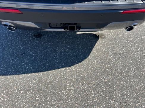 Certified 2022 Ford Explorer XLT w/ Equipment Group 202A image 22