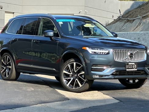New 2025 Volvo XC90 B6 Plus w/ Protection Package Premier image 2