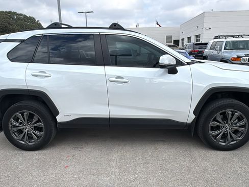Used 2024 Toyota RAV4 XLE Premium image 8