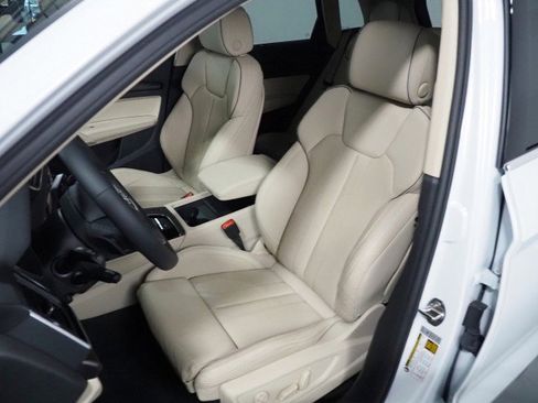 Used 2024 Audi Q5 Premium Plus w/ Premium Plus Package image 14