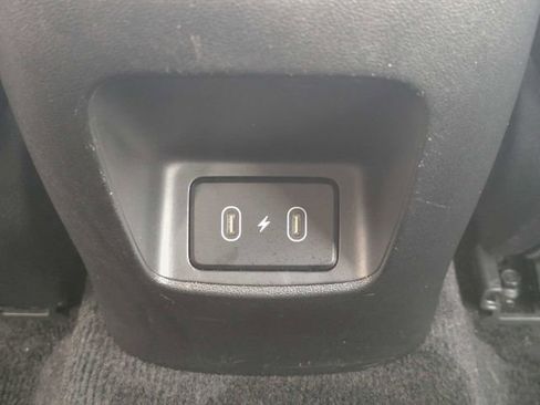 Used 2025 Hyundai Elantra Limited image 13