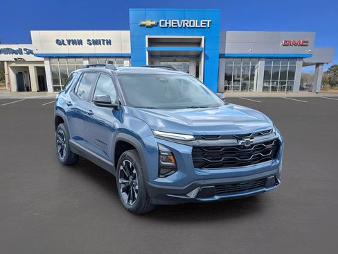 New 2026 Chevrolet Equinox RS w/ Convenience Package III FWD image 3
