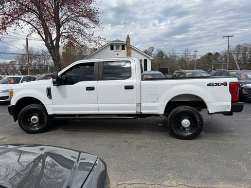 Used 2017 Ford F250 XL w/ Power Equipment Group image 9