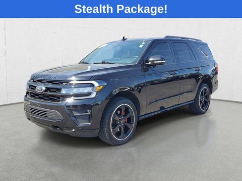 Used 2023 Ford Expedition Limited AWD/4WD image 4