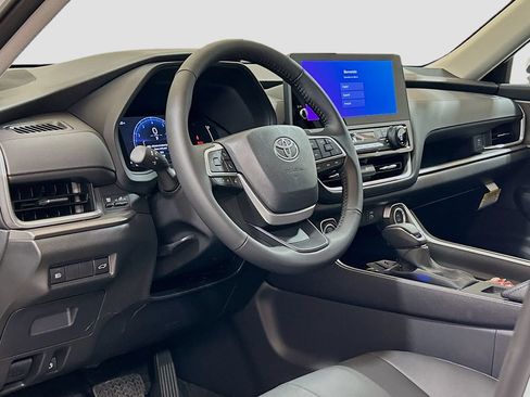 New 2025 Toyota Grand Highlander FWD image 7