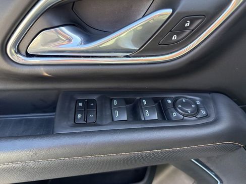 Used 2023 GMC Yukon AT4 w/ LPO, Floor Liner Package AWD/4WD image 16