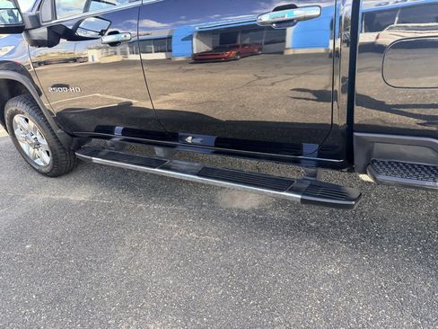 Used 2022 Chevrolet Silverado 2500 LTZ image 11