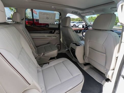 New 2026 Buick Enclave Avenir w/ Super Cruise Package FWD image 25