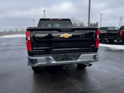 Used 2023 Chevrolet Silverado 2500 LTZ w/ LTZ Convenience Package AWD/4WD image 7