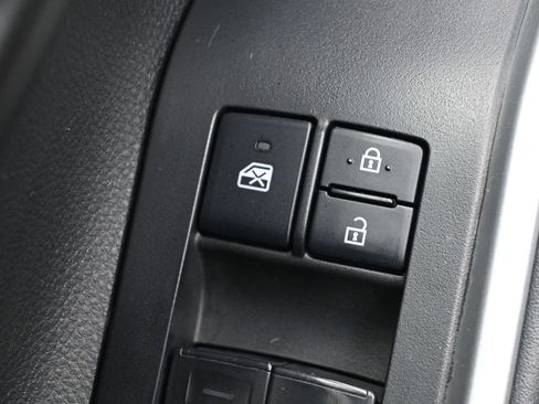 Certified 2021 Toyota Highlander LE image 13