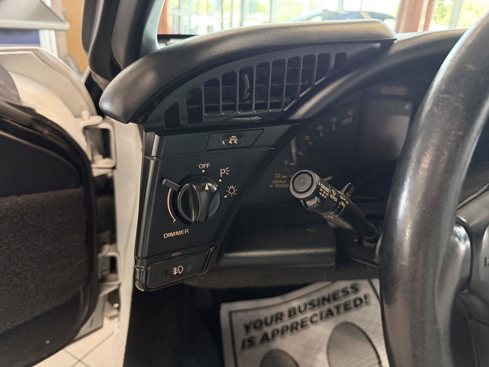 Used 1993 Chevrolet Corvette Convertible RWD image 28