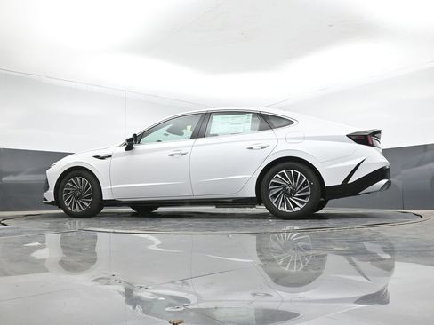 New 2026 Hyundai Sonata SEL FWD image 12