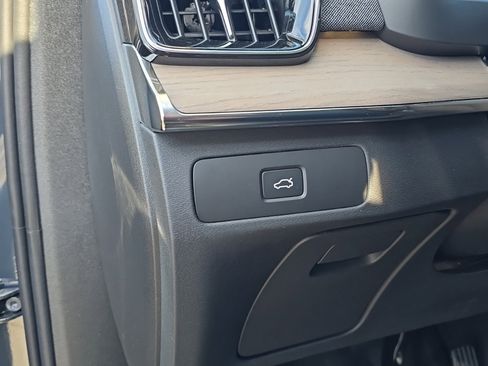 New 2026 Volvo XC90 B6 Plus w/ Protection Package image 12