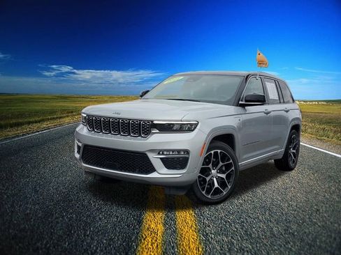 Certified 2022 Jeep Grand Cherokee Summit image 35