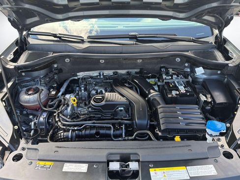 Certified 2022 Volkswagen Taos SE image 29