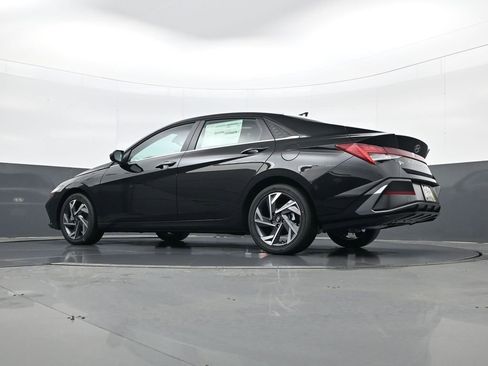 New 2026 Hyundai Elantra Limited image 27