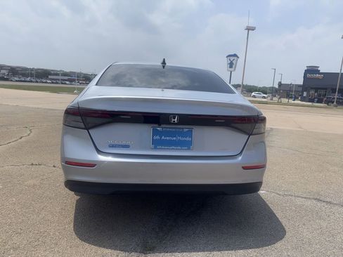 Certified 2025 Honda Accord SE image 6
