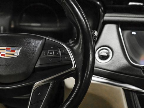 Used 2019 Cadillac XT5 FWD image 15