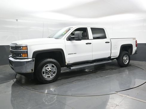 Used 2015 Chevrolet Silverado 2500 W/T AWD/4WD image 6