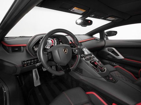 Used 2017 Lamborghini Aventador S image 5