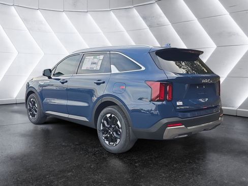 New 2026 Kia Sorento S FWD image 3