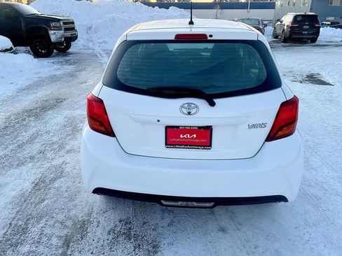 Used 2015 Toyota Yaris L image 27