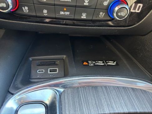 Used 2024 Buick Enclave Avenir AWD/4WD image 28