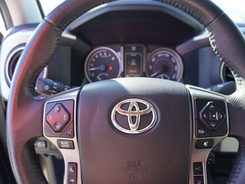 Used 2022 Toyota Tacoma SR5 image 22