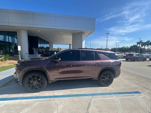 Used 2024 Chevrolet Traverse RS w/ LPO, Floor Liner Package FWD image 6