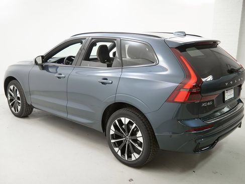 New 2026 Volvo XC60 B5 Plus w/ Protection Package Premier image 7