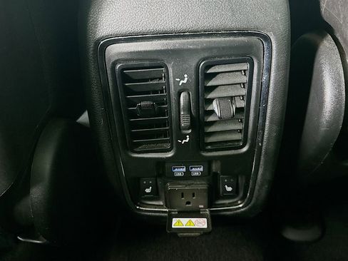 Used 2020 Jeep Grand Cherokee Limited w/ Luxury Group II RWD image 22