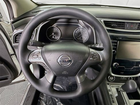 Used 2020 Nissan Murano S image 18