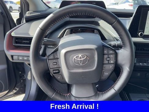 Used 2025 Toyota Prius Plug-In Hybrid image 3