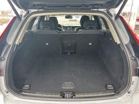 Certified 2025 Volvo XC60 B5 Plus AWD/4WD image 11