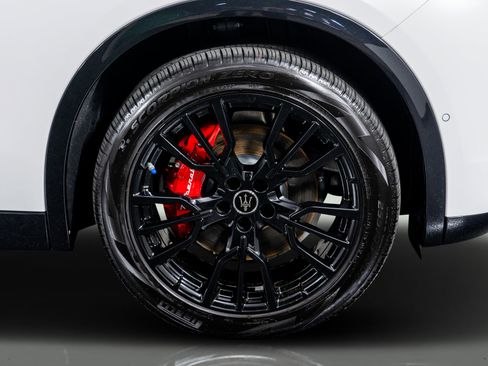 Used 2025 Maserati Grecale Modena image 7